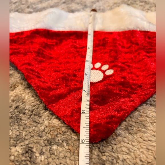 Pet Christmas scarf Red and White I do believe this is a size Medium - Picture 7 of 9